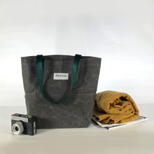 waxed canvas basic tote